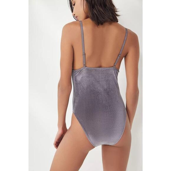 UO Out From Under Shayla Velvet Plunging Bodysuit Size Medium Gray Grey Women’s - Picture 5 of 9
